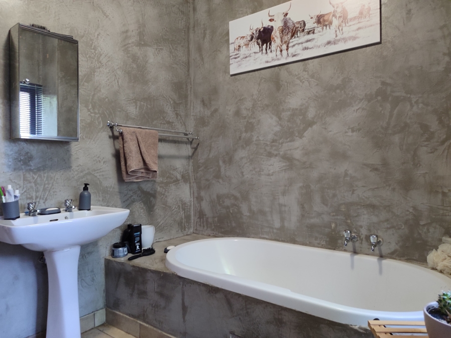 4 Bedroom Property for Sale in Songloed North West